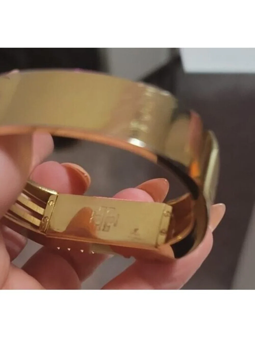 TORY BURCH FITBIT GOLDTONE HINGED BRACELET*DEFECT READ*